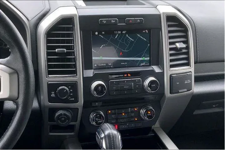 $35985 : Ford F-150 2018 4x4 Lariat 4 image 6