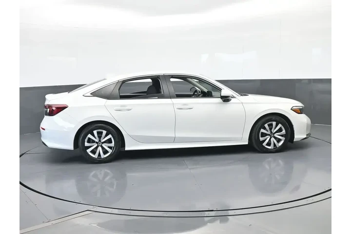 $21995 : Honda Civic 2025 LX 4dr Seda image 7