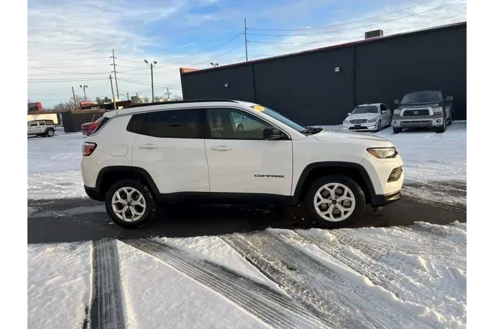 $26980 : Jeep Compass 2025 4x4 Latitu image 4