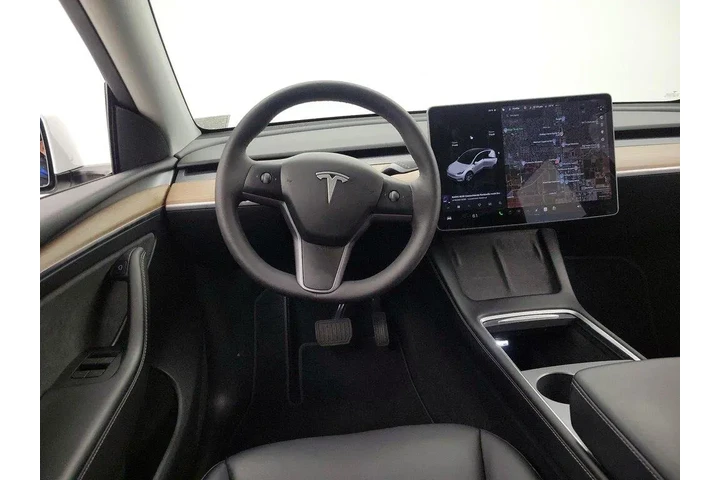 $37998 : Tesla Model Y 2023 AWD Long image 10
