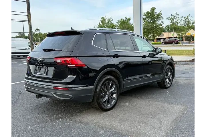 $21996 : Volkswagen Tiguan 2023 SE 4d image 4