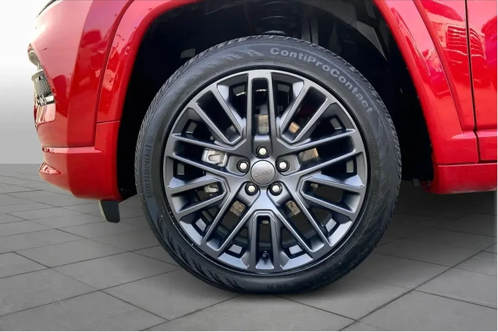 $22882 : Jeep Compass 2022 4x4 Limite image 9