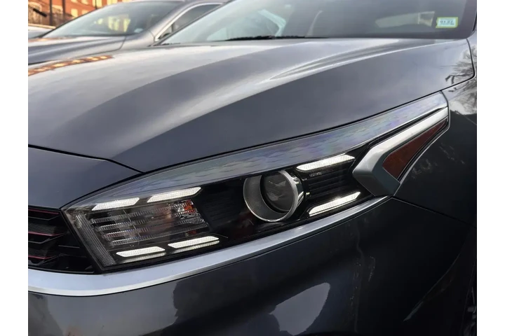 $15695 : Kia Forte 2023 GT-Line 4dr S image 10