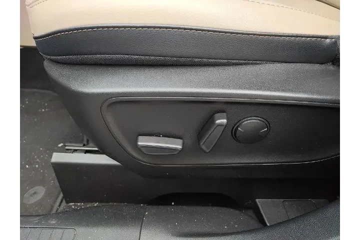 $25650 : Ford Escape 2022 AWD Titaniu image 9