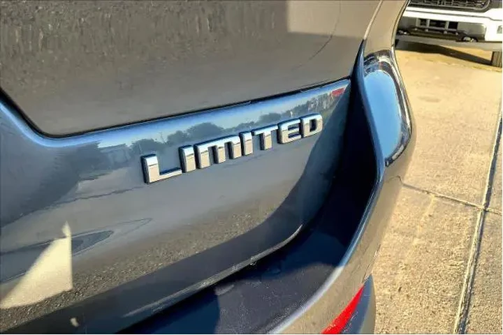 $28941 : Jeep Grand Cherokee L 2023 4 image 9