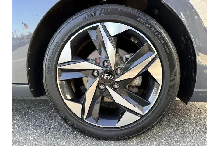 $18888 : Hyundai ELANTRA 2023 SEL 4dr image 6