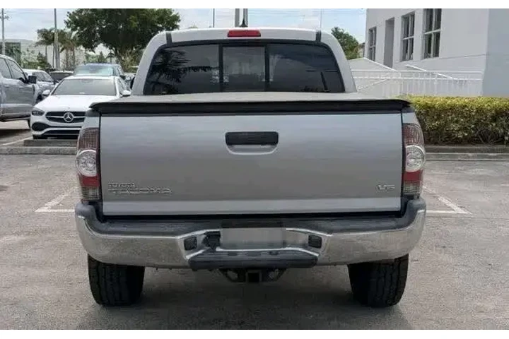 $3500 : Clean tacoma and Runs well image 8