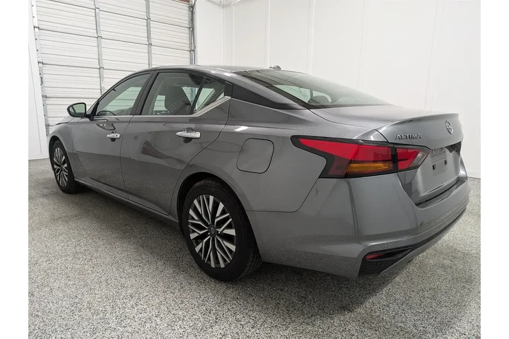 $21897 : Nissan Altima 2024 2.5 SV 4d image 6