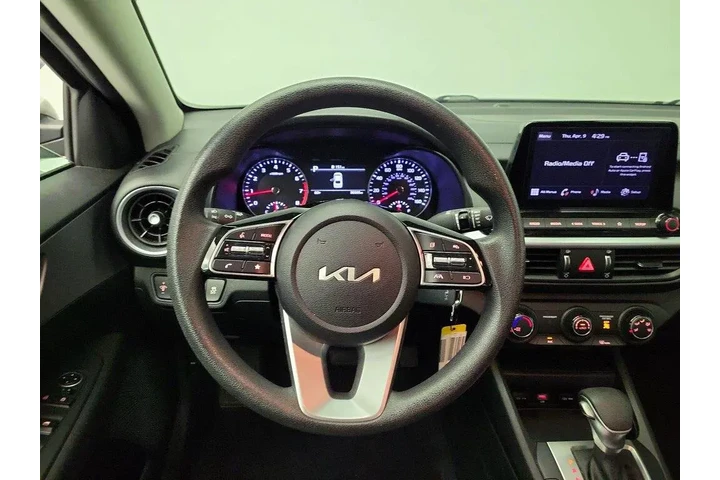 $19998 : Kia Forte 2023 LXS 4dr Sedan image 10
