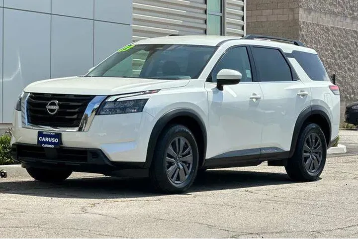 $29998 : Nissan Pathfinder 2023 AWD S image 7