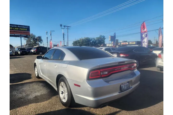 $9999 : 2012 Charger SE image 7