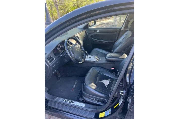 $5999 : 2012 Genesis 5.0L R-Spec image 10