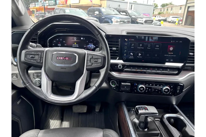 2023 GMC Sierra 1500 SLT Crew image 8