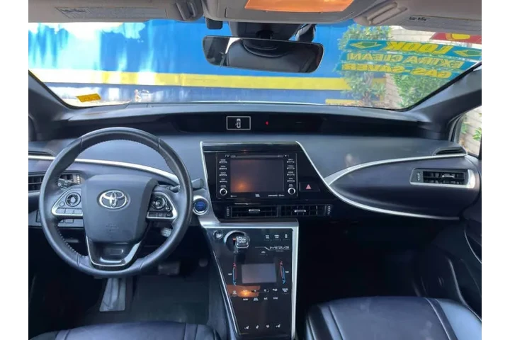 2019 Mirai image 6