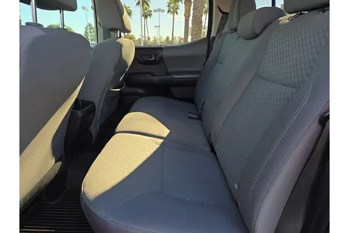 $31391 : Toyota Tacoma 2020 4x4 TRD P image 4