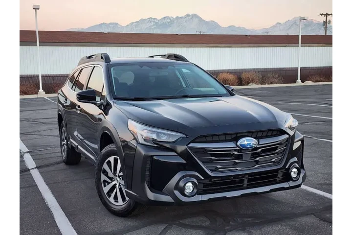 $22300 : 2023 Outback Premium image 3