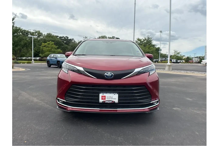 $50000 : Gold Certified2024 Sienna XLE image 7