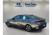 $20566 : Hyundai ELANTRA 2024 SEL 4dr thumbnail