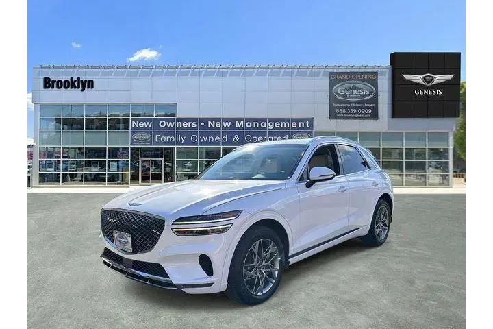 $34604 : Genesis GV70 2023 AWD 2.5T S image 8