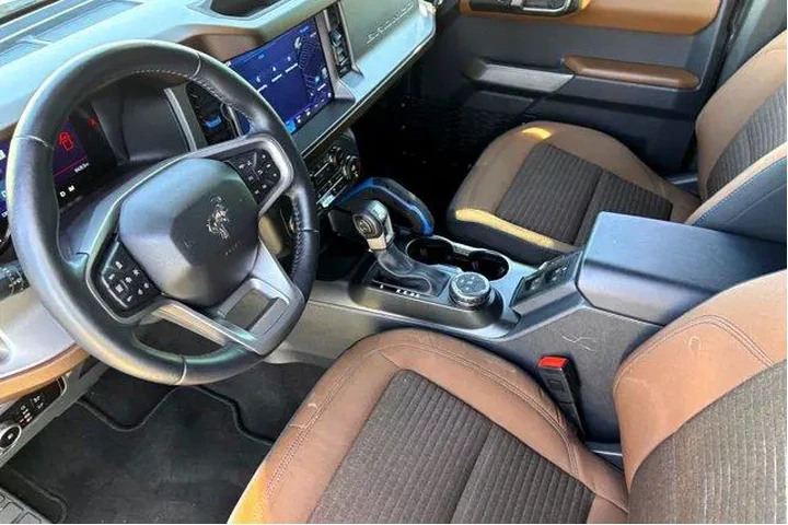 $39977 : Ford Bronco 2023 4x4 Outer B image 9