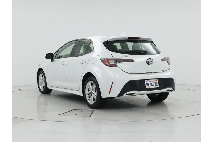 $21998 : Toyota Corolla Hatchback 202 image 2