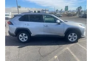 $22960 : Toyota RAV4 2021 XLE 4dr SUV thumbnail