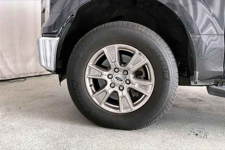 $17021 : Ford F-150 2016 4x4 King Ran image 6