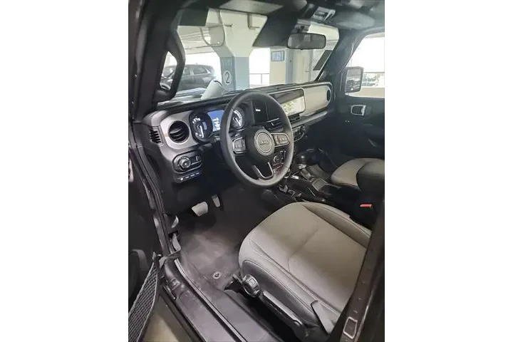 $32858 : Jeep Wrangler 2025 4x4 Willy image 6