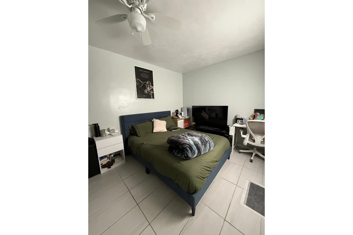 $1200 : RENTO CUARTO image 1
