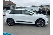 $32800 : 2023 Q4 e-tron Prestige 50 qu thumbnail