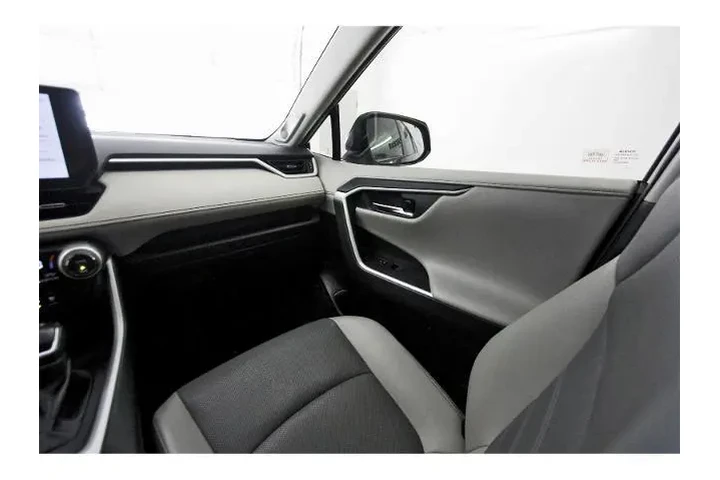 $29760 : Toyota RAV4 2023 Limited 4dr image 10