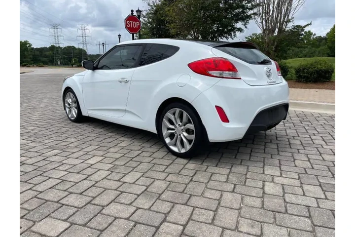 $5800 : 2017 Veloster image 8