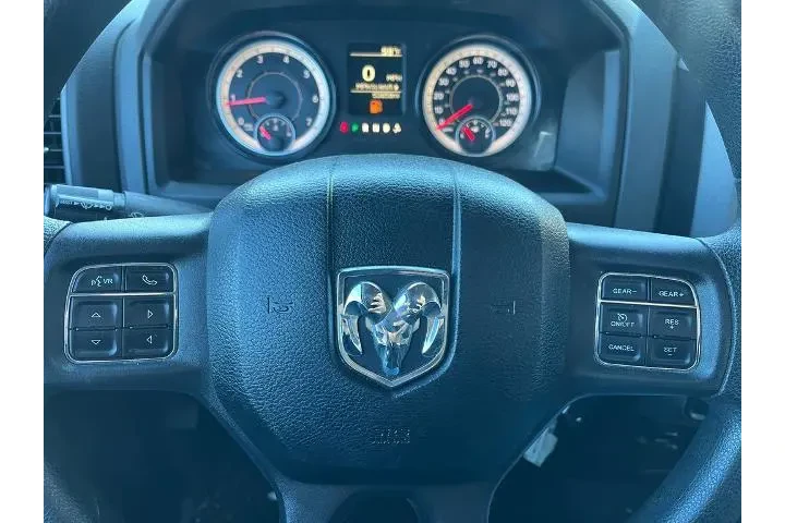 $18990 : Ram 1500 2018 4x2 Express 4d image 9