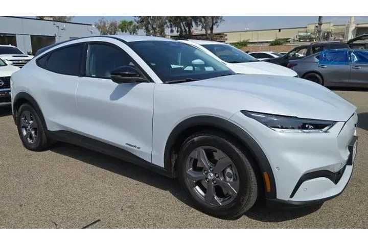 $30600 : Ford Mustang Mach-E 2023 Sel image 4