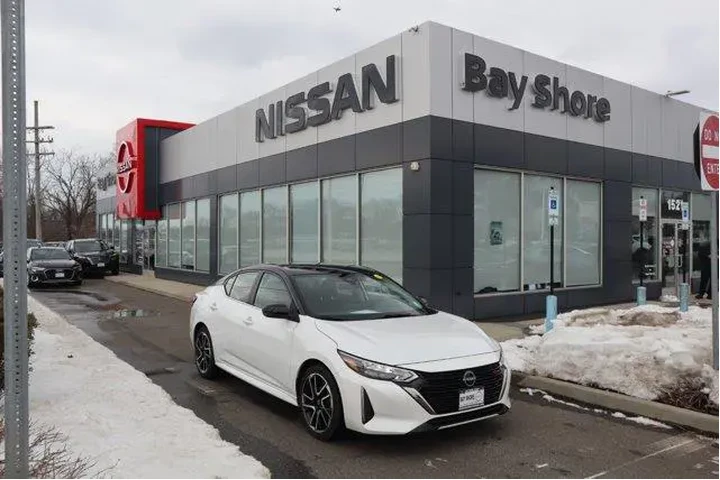 $18628 : Nissan Sentra 2025 SR 4dr Se image 1