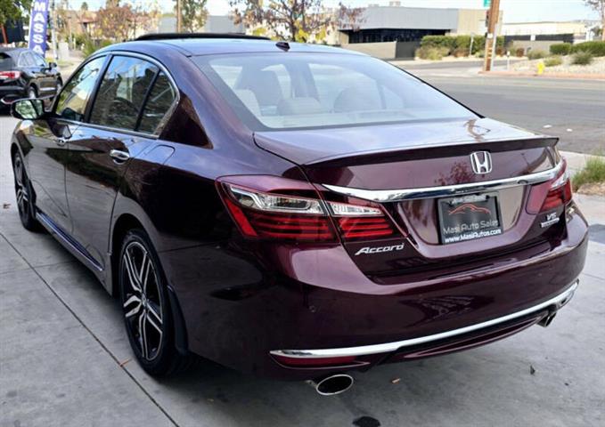 $16950 : 2017 Accord Touring image 4