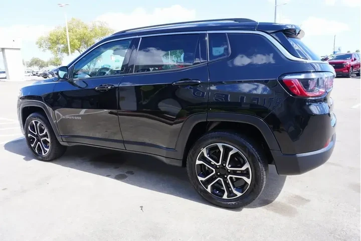 $20988 : Jeep Compass 2022 4x4 Limite image 4