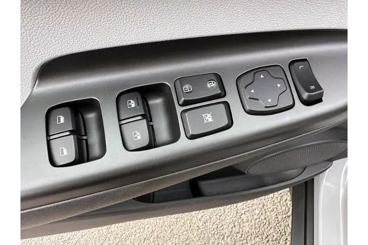 $18888 : Hyundai KONA 2023 AWD SEL 4d image 9