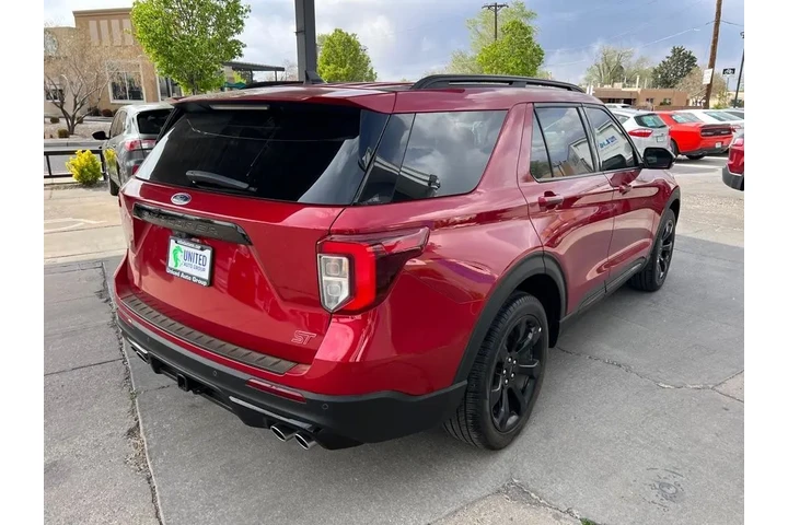 2023 Explorer ST AWD image 5