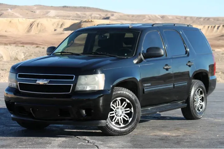 $8745 : 2010 Tahoe LS image 4
