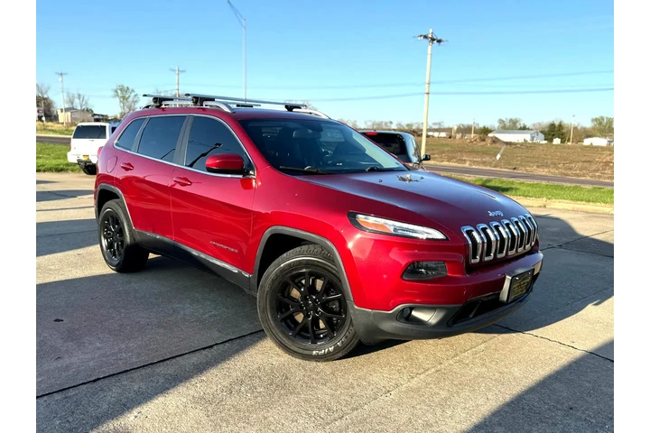 $7999 : 2014 Cherokee Latitude 4WD image 5