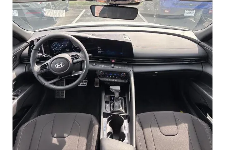 $27498 : Hyundai ELANTRA Hybrid 2025 image 6