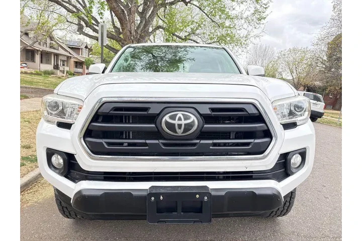 $25995 : 2018 Tacoma SR5 V6 image 2