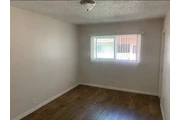 1 dormitorio, 1 baño.