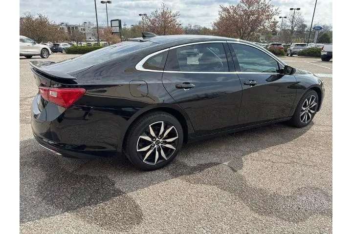 $24000 : Chevrolet Malibu 2024 RS 4dr image 9