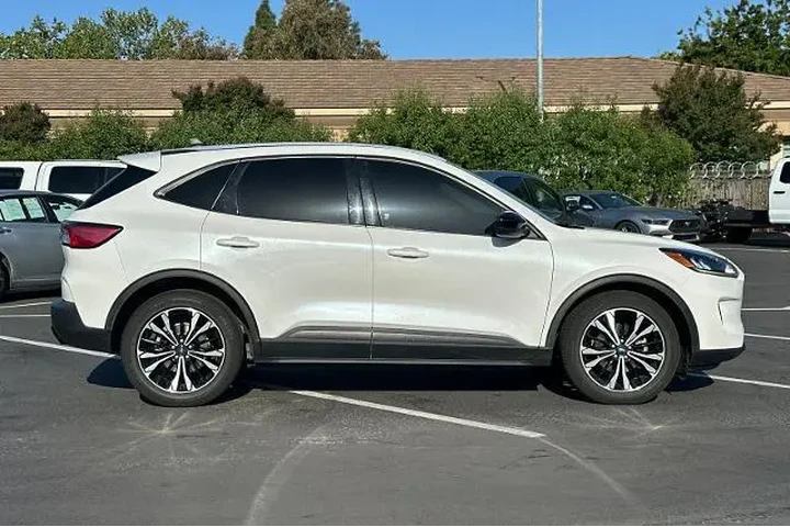 $19495 : Ford Escape Hybrid 2022 SE 4 image 2
