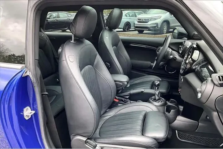 $17998 : MINI Hardtop 2 Door 2019 Coo image 9