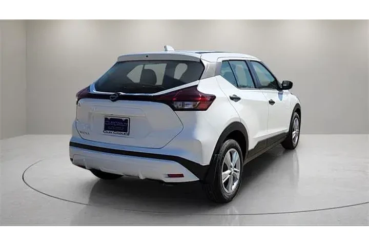 $18923 : Nissan Kicks Play 2025 S 4dr image 7