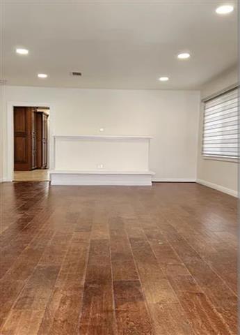 $2400 : 3 bedroom 2 bath house in LA image 7