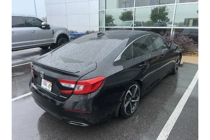 $13045 : Honda Accord 2018 Sport 4dr image 7